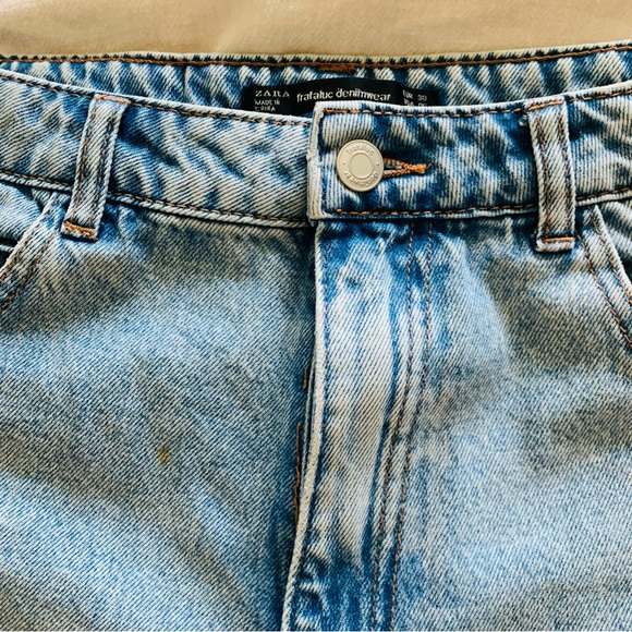 Zara Mom Fit Hi-Rise Denim Shorts in Size 6 - Picture 11 of 12